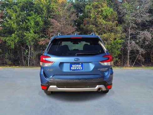 Used 2021 Subaru Forester Touring image 18