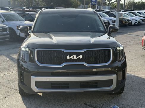 Certified 2024 Kia Telluride EX AWD/4WD image 3