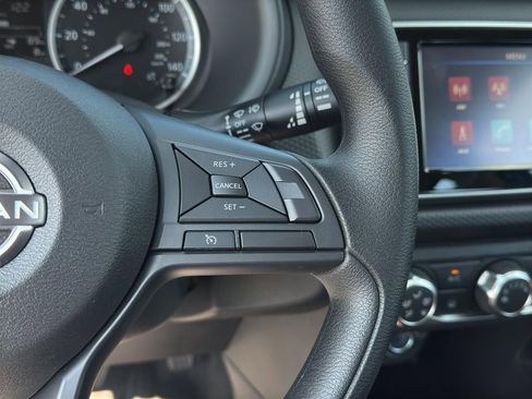 New 2025 Nissan Kicks Play S image 19
