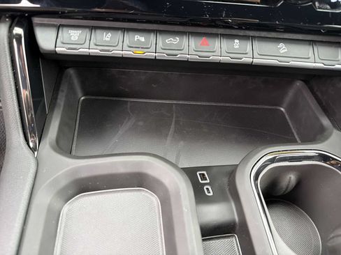 Used 2025 GMC Sierra 2500 AT4 w/ AT4 Premium Plus Package AWD/4WD image 11