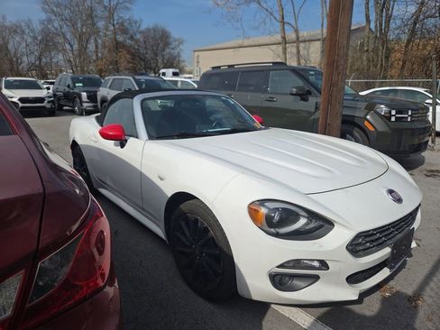 Used 2019 FIAT 124 Spider Lusso w/ Convenience Group image 1