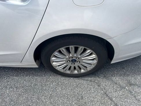 Used 2013 Ford Fusion Energi SE FWD image 12
