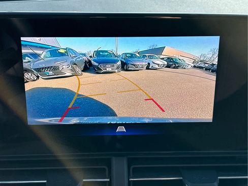 Certified 2024 Chevrolet Trax LT w/ Driver Confidence Package image 15