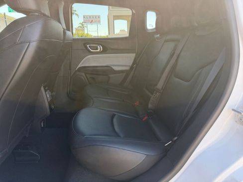 Used 2025 Jeep Compass Limited image 25