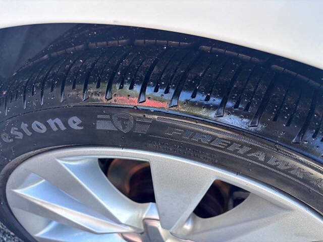 Used 2014 Hyundai Azera Limited w/ Option Group 02 FWD image 27