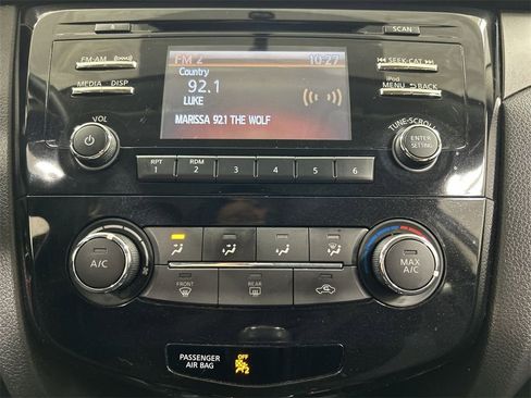 Used 2018 Nissan Rogue Sport S w/ S Appearance Package image 18