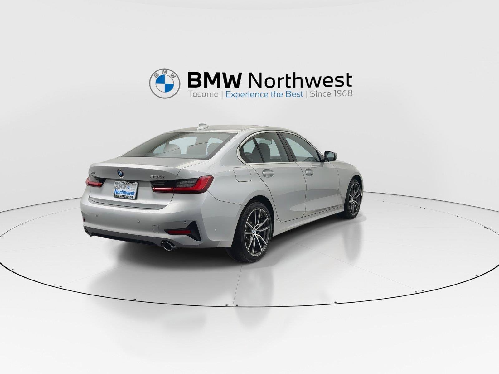 Used 2019 BMW 330i xDrive Sedan w/ Convenience Package AWD/4WD image 3