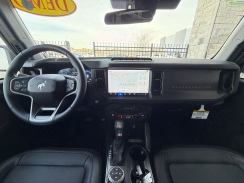 New 2025 Ford Bronco Badlands image 61