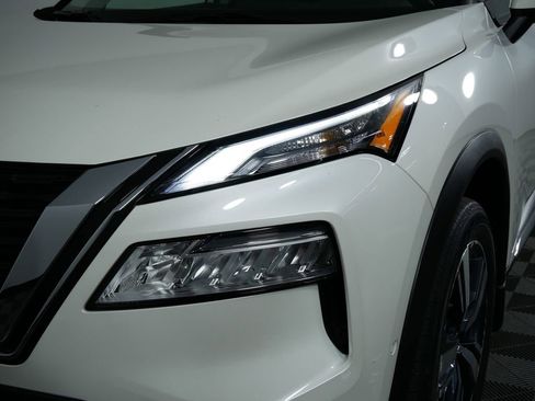 Used 2023 Nissan Rogue SL w/ SL Premium Package image 11