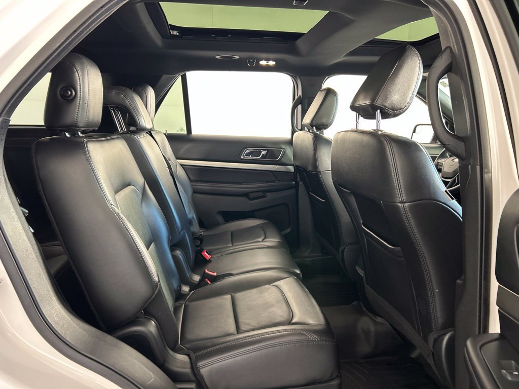 Used 2018 Ford Explorer XLT w/ Equipment Group 202A AWD/4WD image 25