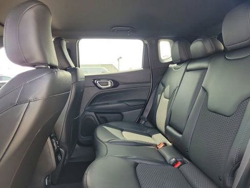 New 2026 Jeep Compass Latitude image 11