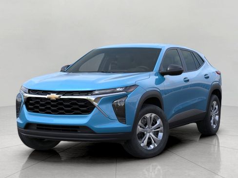 Used 2026 Chevrolet Trax LS FWD image 8