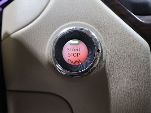 Used 2014 Nissan Pathfinder SL AWD/4WD image 28