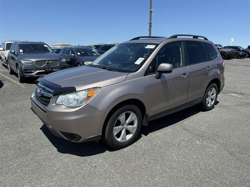 Used 2015 Subaru Forester 2.5i Premium w/ All-Weather Package AWD/4WD image 14