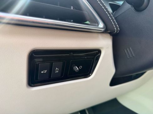 Used 2020 Jaguar F-PACE SVR AWD/4WD image 28