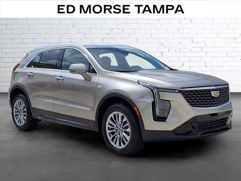 Certified 2025 Cadillac XT4 Premium Luxury FWD image 5