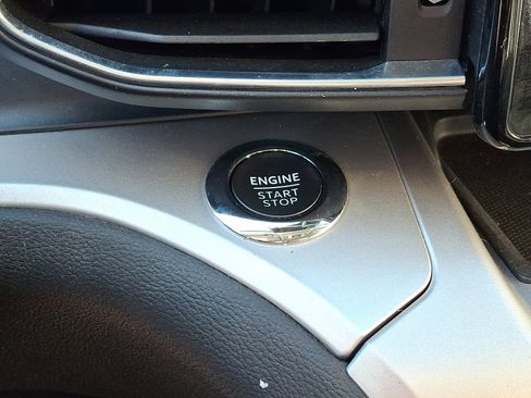 Certified 2022 Ford Explorer XLT w/ Equipment Group 202A image 25