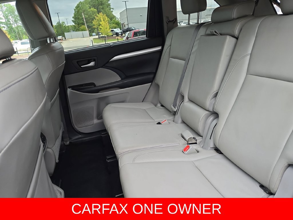 Used 2017 Toyota Highlander XLE AWD/4WD image 15