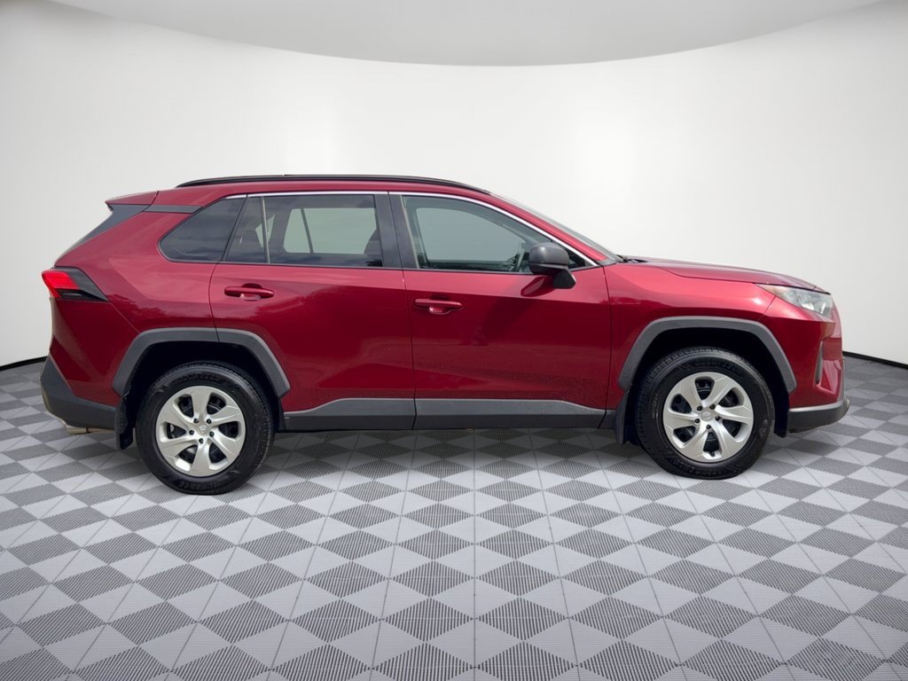 Used 2020 Toyota RAV4 LE FWD image 8