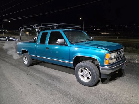 Used 1993 Chevrolet Silverado 2500 4x4 Extended Cab image 1