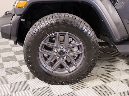 Used 2024 Jeep Wrangler Sport S image 16