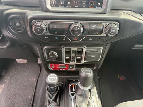 Used 2022 Jeep Wrangler Unlimited Rubicon 4xe image 21