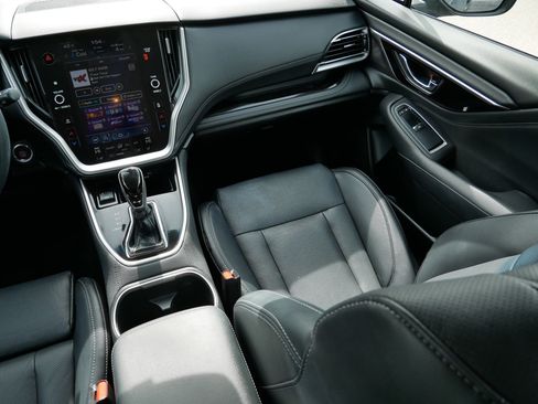 Used 2022 Subaru Outback Limited image 11