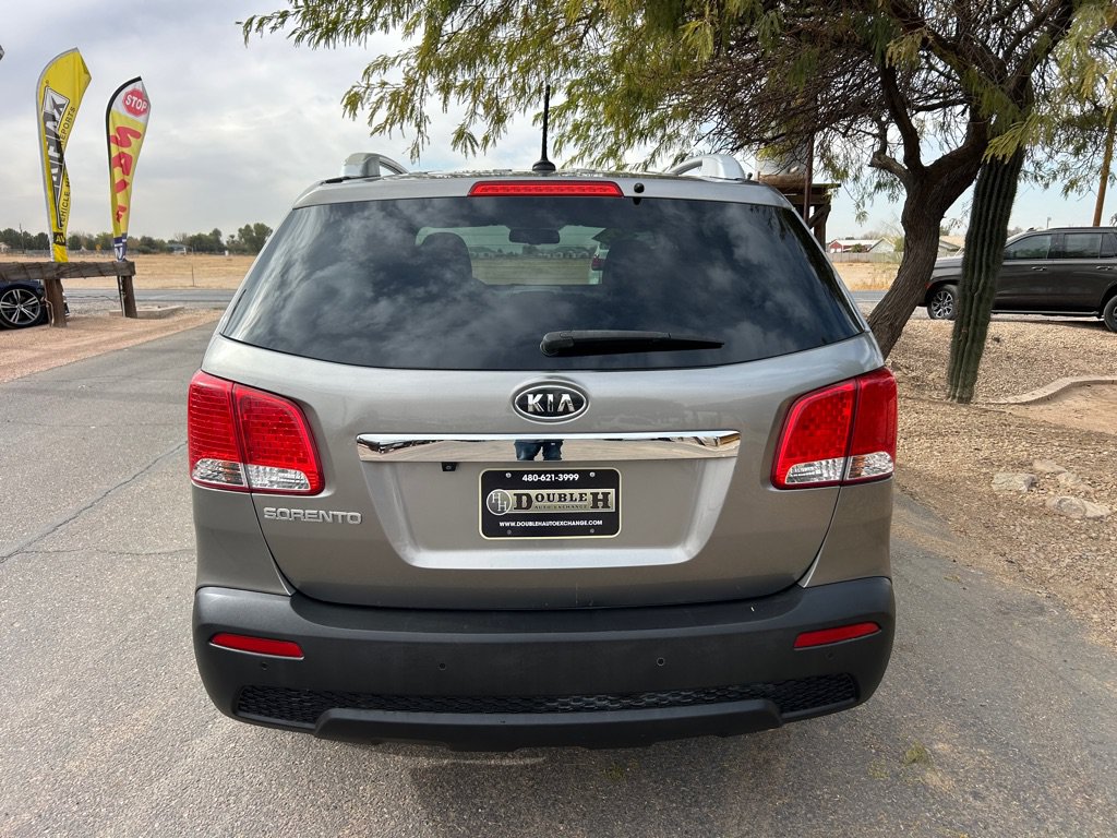 Used 2013 Kia Sorento LX w/ Convenience Pkg FWD image 4