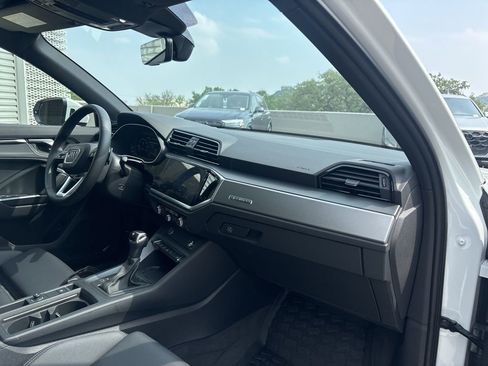 Used 2025 Audi Q3 2.0T Premium w/ Convenience Package AWD/4WD image 15