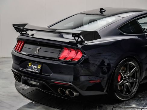 Used 2021 Ford Mustang Shelby GT500 w/ Carbon Fiber Track Pack RWD image 23