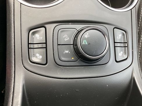 Used 2022 GMC Terrain SLE w/ Driver Convenience Package FWD image 19