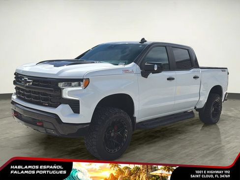 Used 2024 Chevrolet Silverado 1500 LT Trail Boss w/ LT Trail Boss Premium Package AWD/4WD image 2