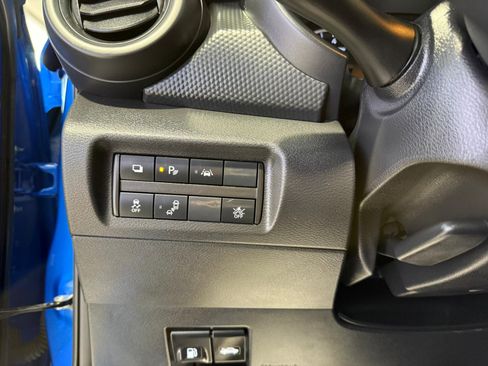 Used 2021 Nissan Kicks S image 9