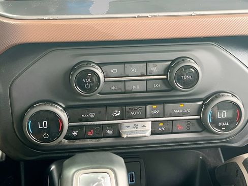 Used 2024 Ford Bronco Outer Banks AWD/4WD image 16