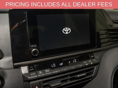 Used 2026 Toyota Camry SE w/ Convenience Package FWD image 12