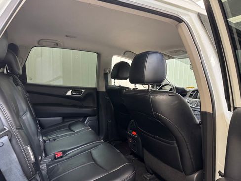 Used 2018 Nissan Pathfinder SL FWD image 25