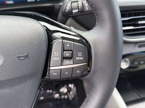 Used 2023 Ford Escape Platinum w/ Premium Technology Package AWD/4WD image 26