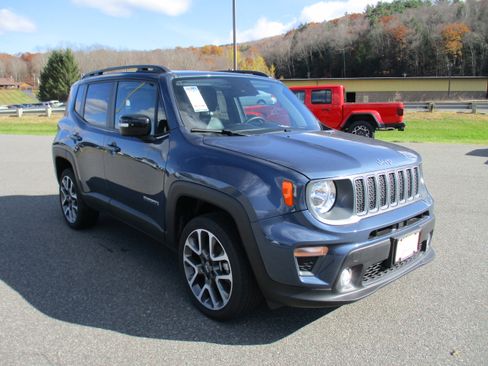 Certified 2022 Jeep Renegade Limited w/ Sun, Sound & Wheels Group image 3