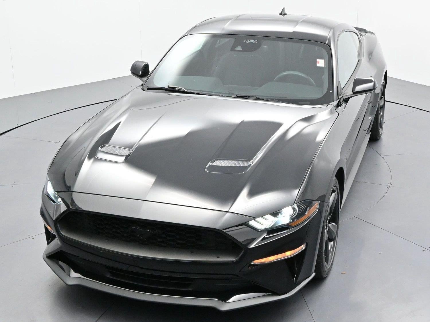 Used 2022 Ford Mustang Coupe w/ Equipment Group 101A RWD image 32