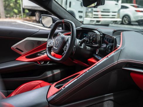 Used 2023 Chevrolet Corvette Stingray Premium Conv w/ Z51 Performance Package RWD image 22