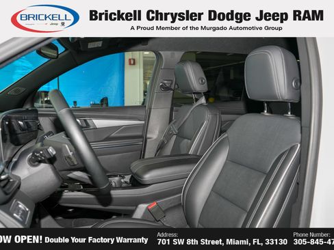 Used 2025 Buick Enclave Preferred FWD image 17