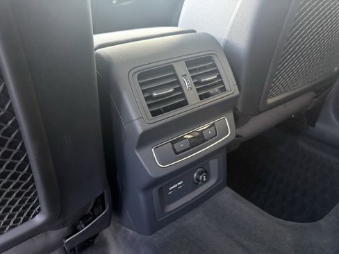 Used 2023 Audi Q5 2.0T Premium w/ Convenience Package image 28