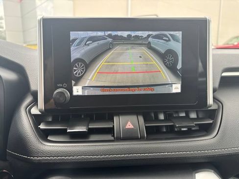 Used 2025 Toyota RAV4 XLE FWD image 11