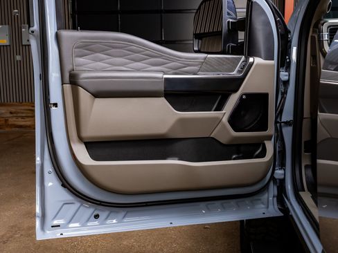 Used 2026 Ford F250 Platinum w/ Platinum Plus Package image 35