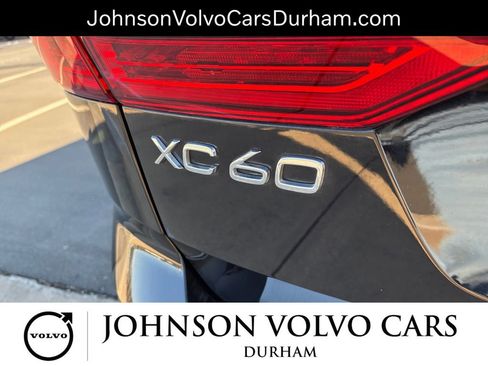Used 2023 Volvo XC60 B5 Core w/ Climate Package image 5