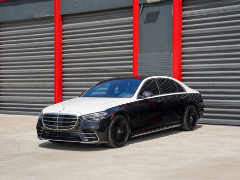 Used 2024 Mercedes-Benz S 580 4MATIC Sedan w/ AMG Line image 1