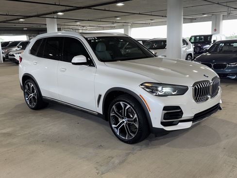 Used 2023 BMW X5 sDrive40i w/ Parking Assistance Package RWD image 2