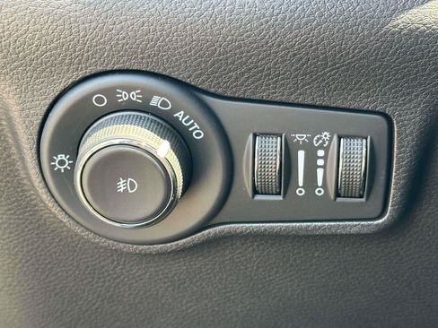 Used 2024 Jeep Compass Limited AWD/4WD image 19