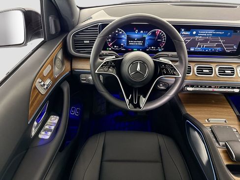 Used 2025 Mercedes-Benz GLE 450e 4MATIC image 10
