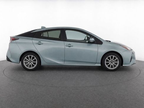 Used 2017 Toyota Prius Two w/ Prius Two Safety Plus Package FWD image 11